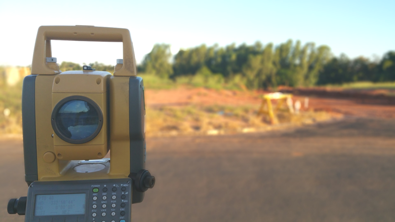 Geomatic surveying equipment