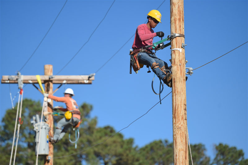 Lineman Course Participants